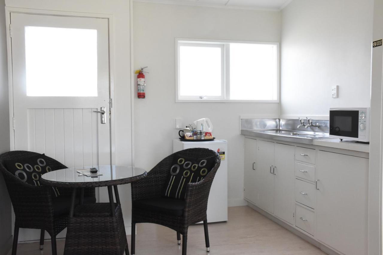 Featherston Motels And Camping Exteriér fotografie